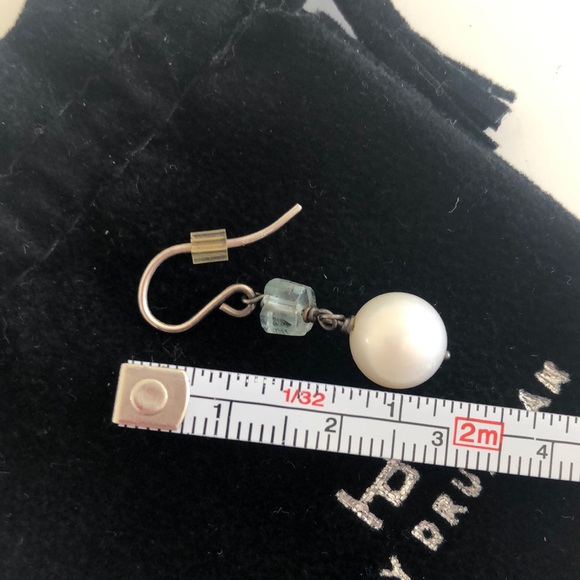 Beautiful pearl drop earrings to go with anything & everything - Picture 7 of 7